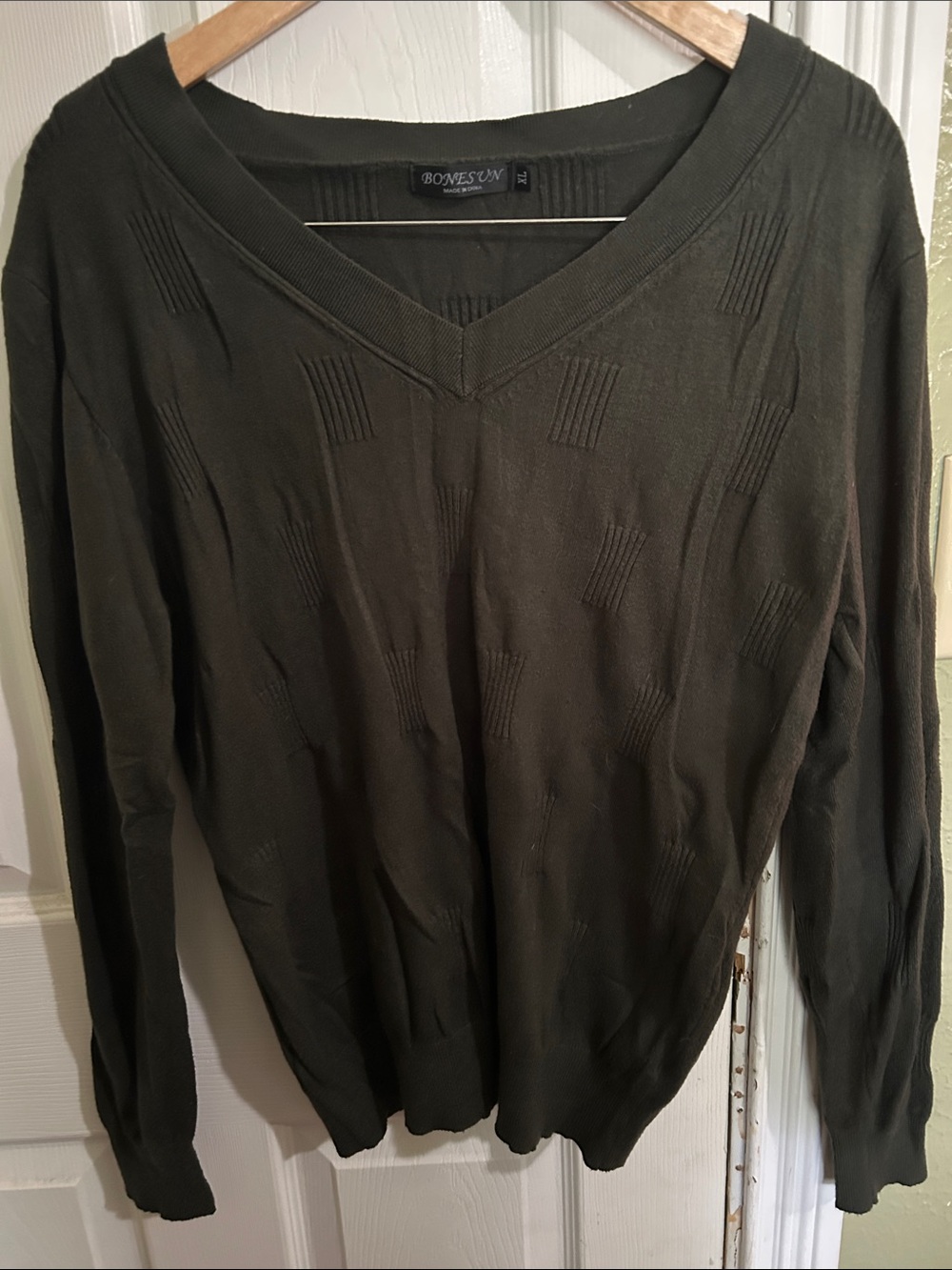 V-Neck Lightweight Sweater in Olive by